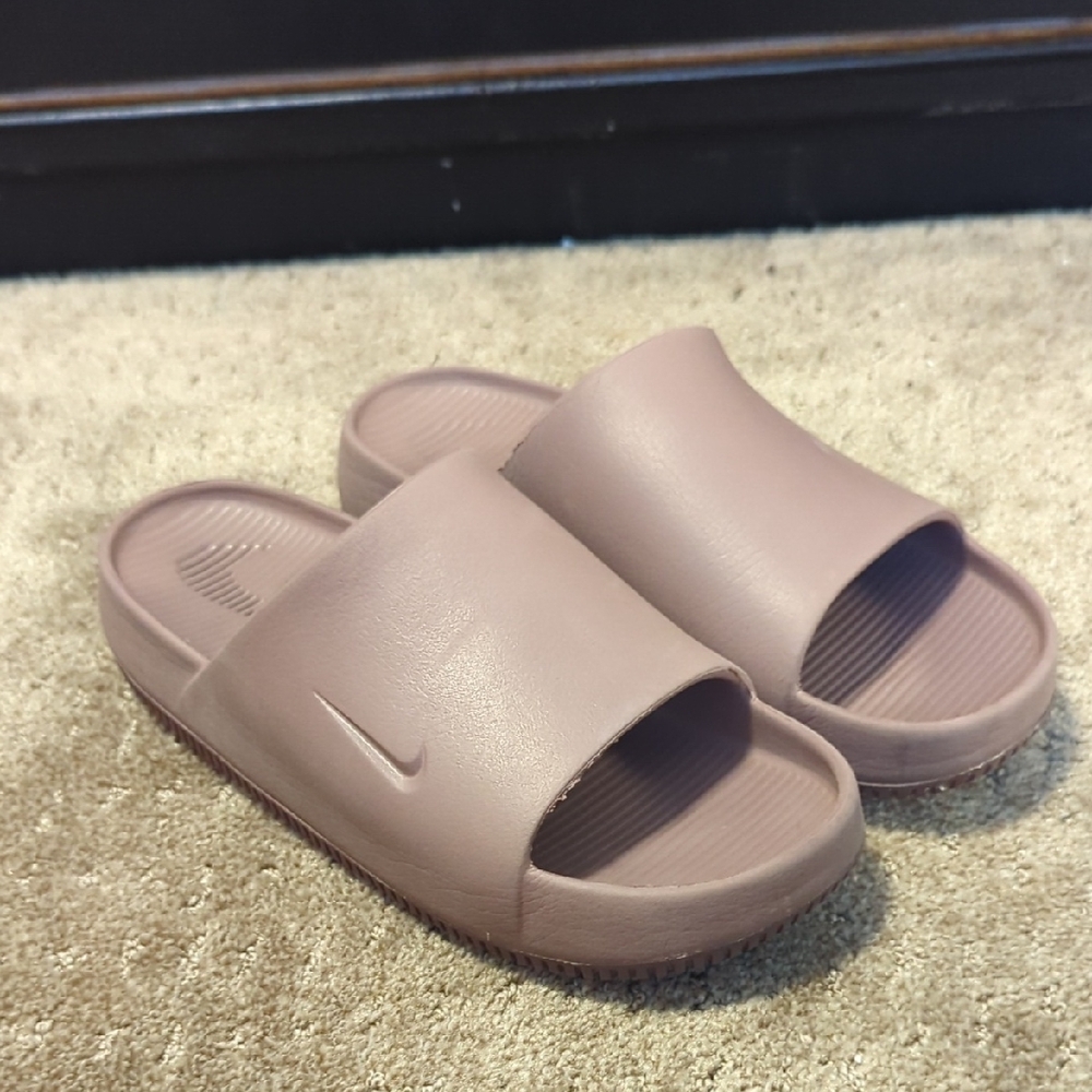 Nike Women's Sandals - Mauve